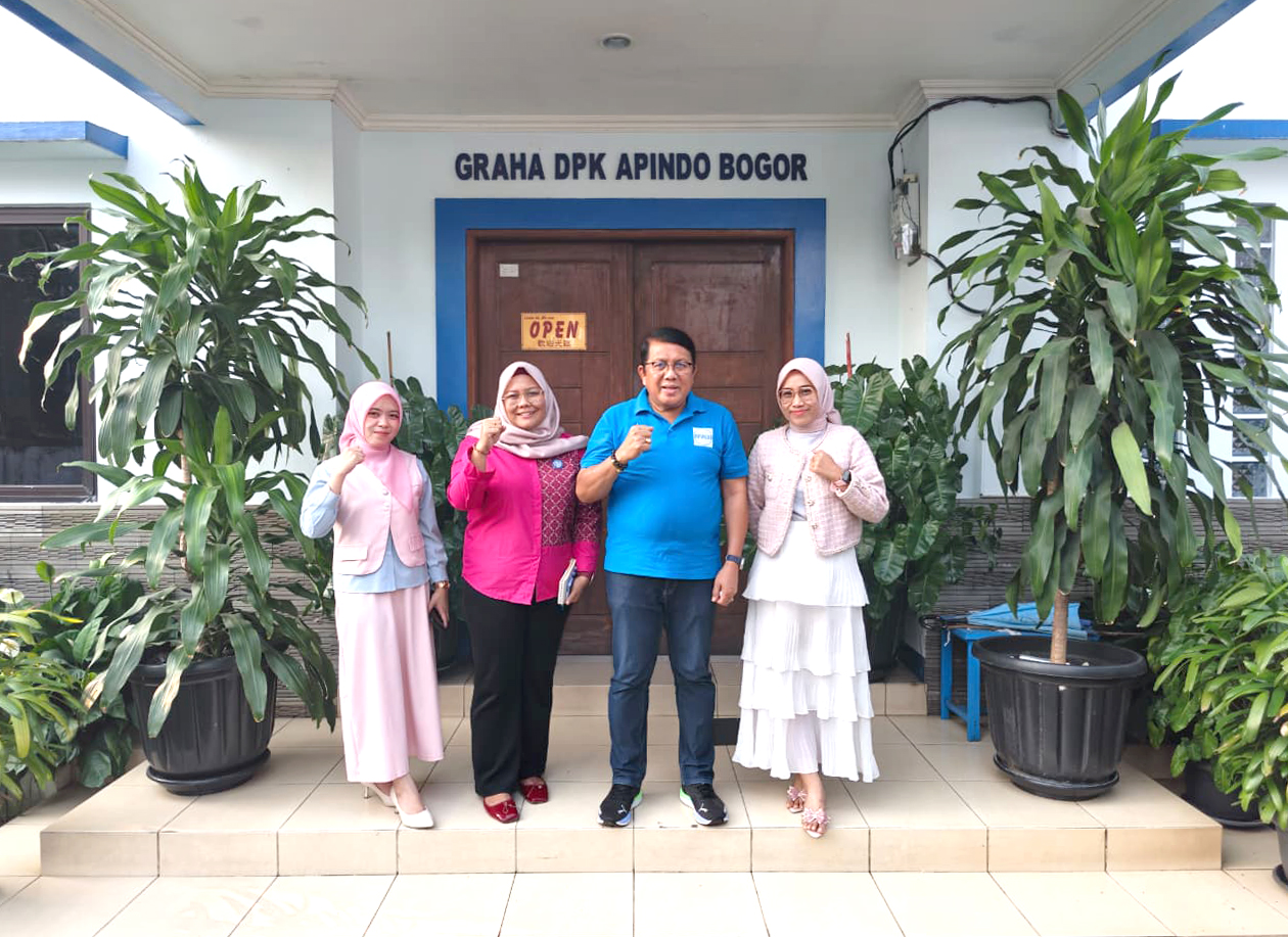 Pertemuan dengan Manajer dan Asisten Manajer Koperasi Fresh On Time
